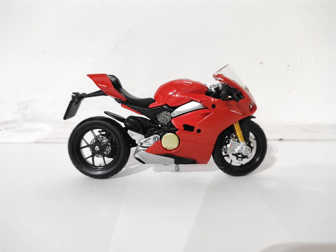 Burago Toy Models 1:18 Ducati Panigale V4 Toy Model