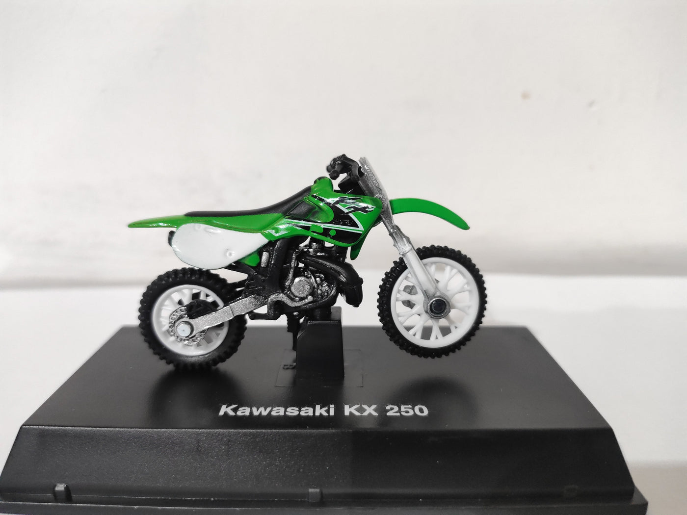 New Ray Toys 1:32 Kawasaki KX 250