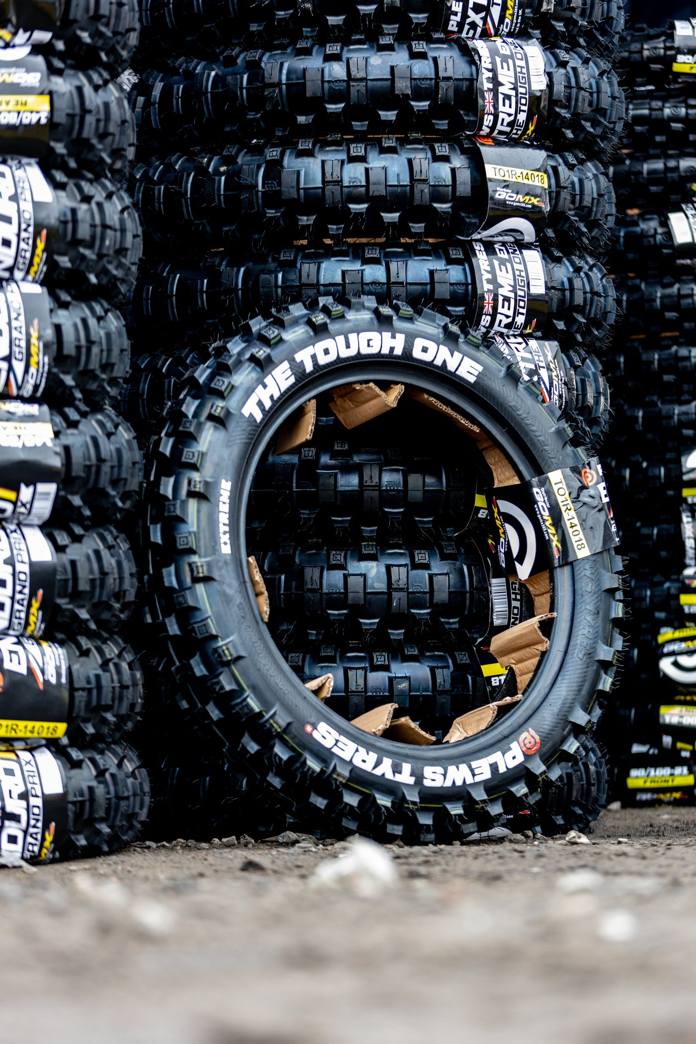 Plews Tyres EN1 EXTREME THE TOUGH ONE Rear - 140 / 80 – 18