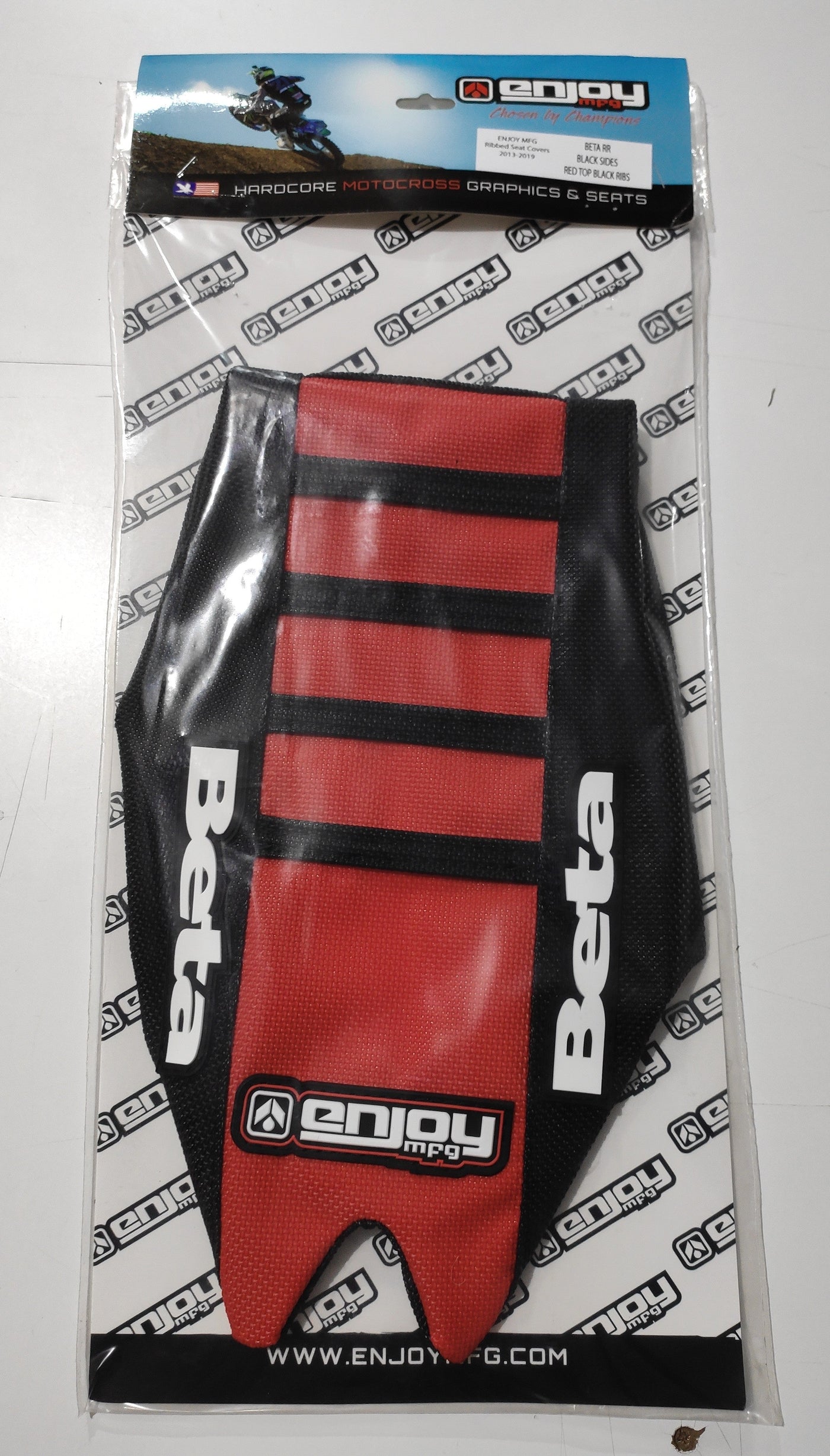 Enjoy Manufacturing  Beta Seat Cover RR 2020 - 2022 Ribbed Logo, Black / Red / Black